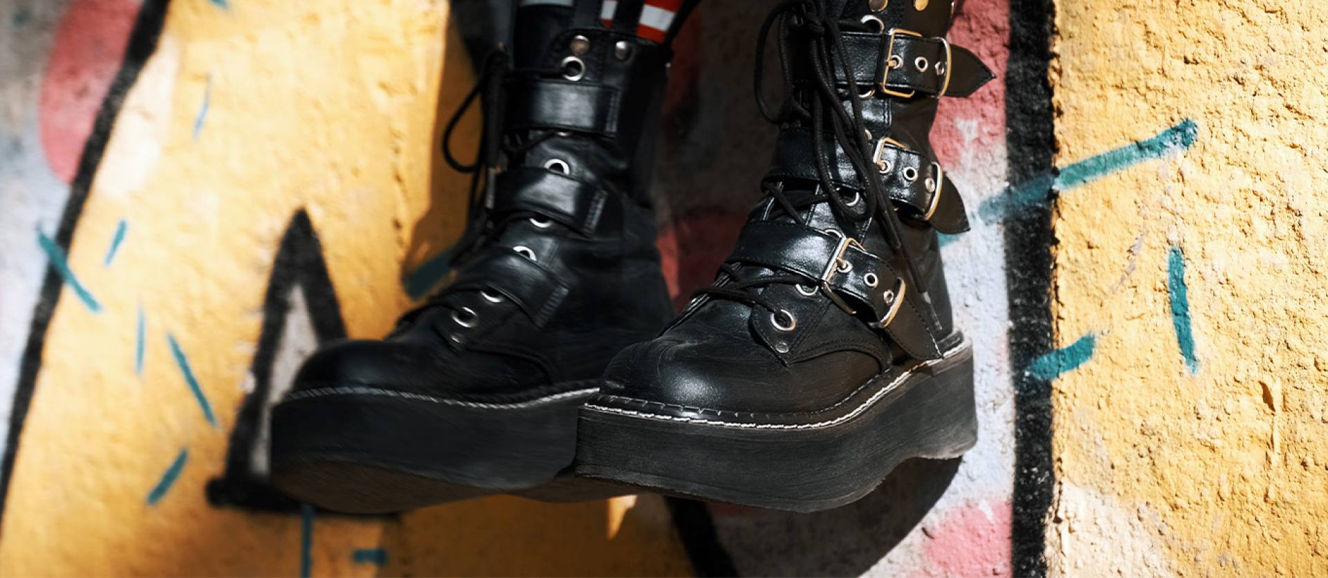 ปลุกความเป็นอีโมในตัวคุณไปกับ 3 วิธีรวมสุนทรียศาสตร์แห่งอีโมให้เข้ากับการออกแบบ image cover