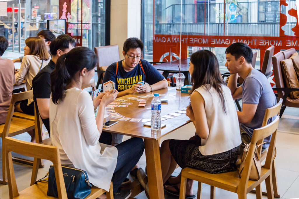 10,September,2016,Bangkok,Thailand,Unidentified,Young,People,Enjoy,Boardgame